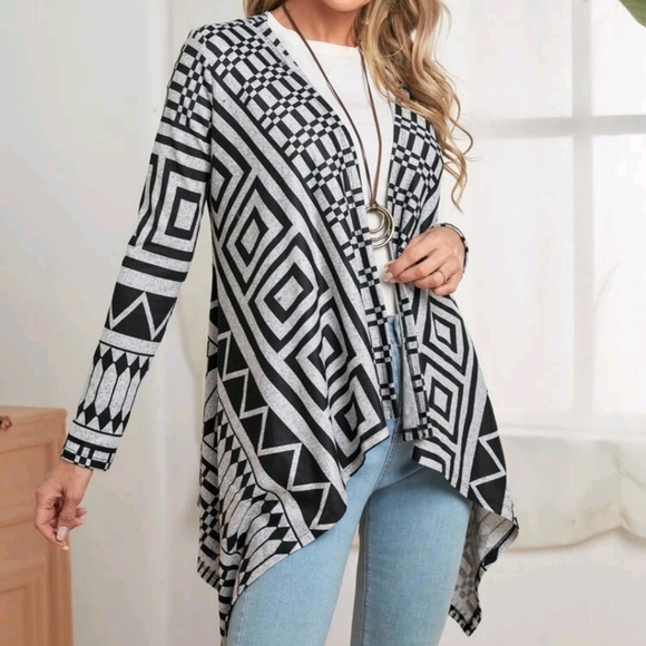 Geometric Cardigan - Picture 5 of 6